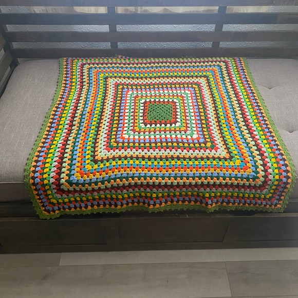 Vintage Crochet Afghan Throw Blanket - Picture 2 of 4